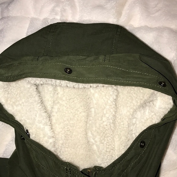 Hollister winter jacket - Picture 7 of 7